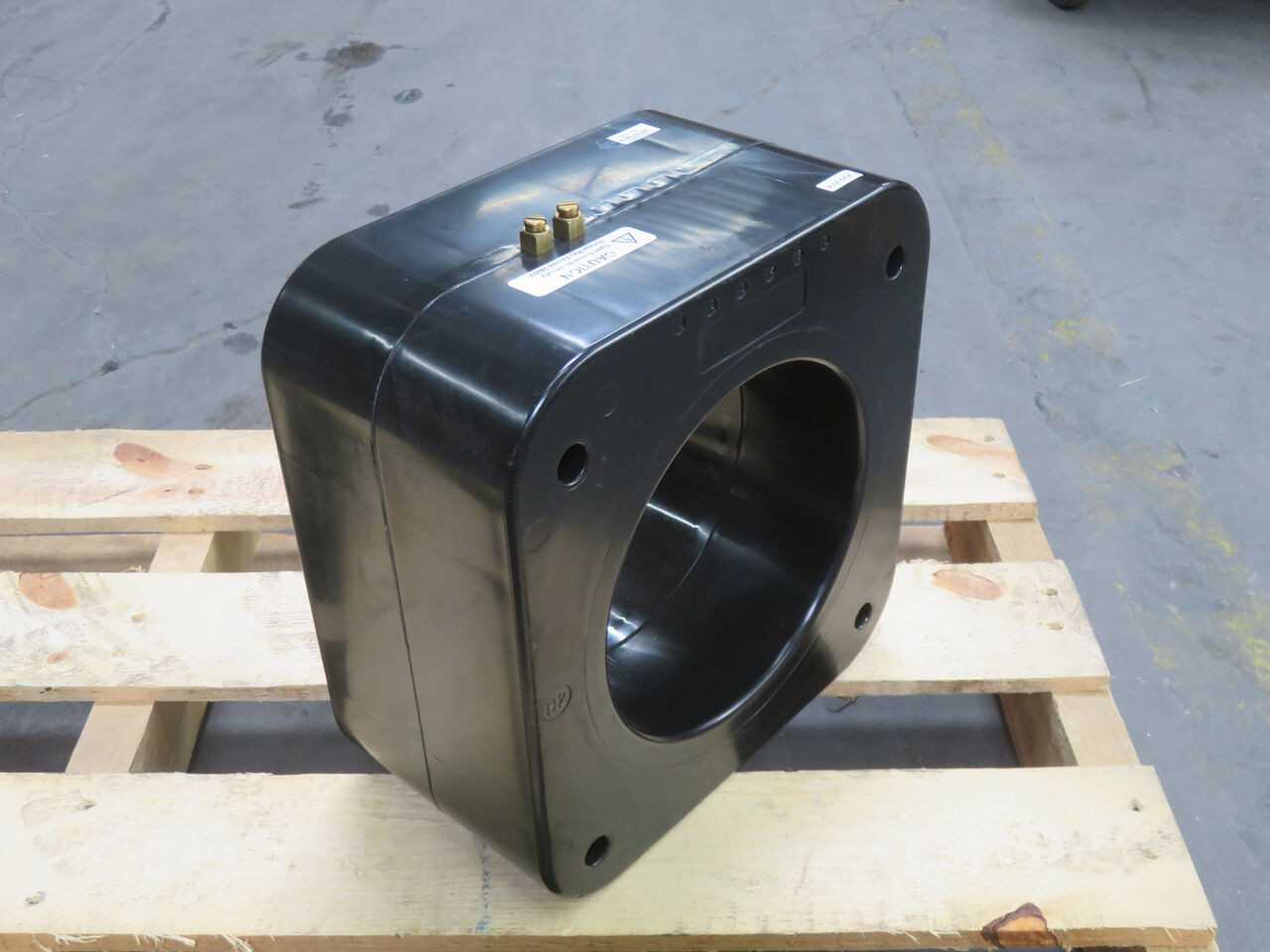 INSTRUMENT TRANSFORMERS 143-401 CURRENT TRANSFORMER T243688 - POWER TRANSFORMERS