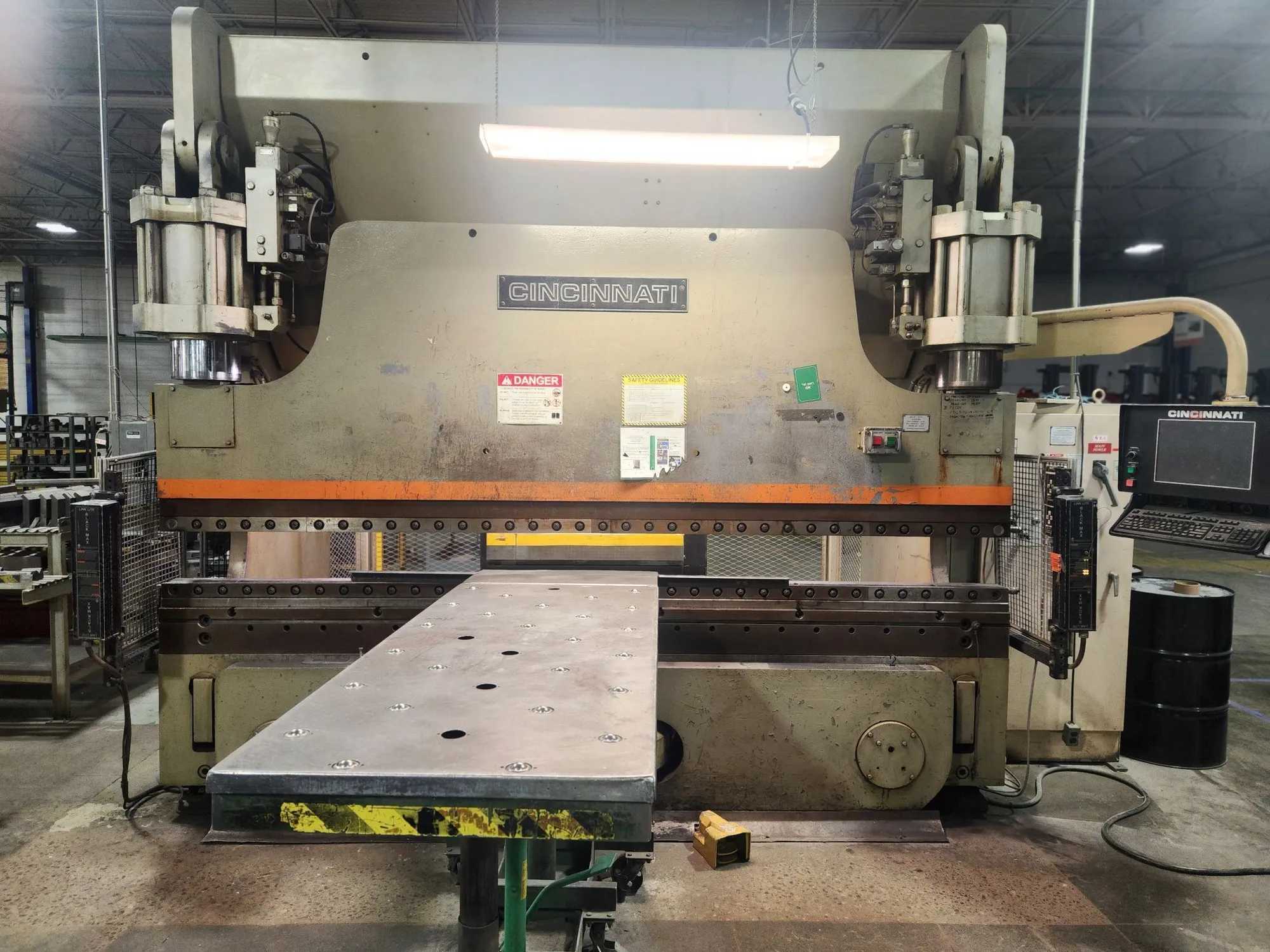 12' Cincinnati AF X 10Ft 350 Ton Hydraulic Press Brake With CNC Controller & Dies - PRESS BRAKES 12' Cincinnati AF X 10Ft 350 Ton Hydraulic Press Brake With CNC Controller & Dies - PRESS BRAKES