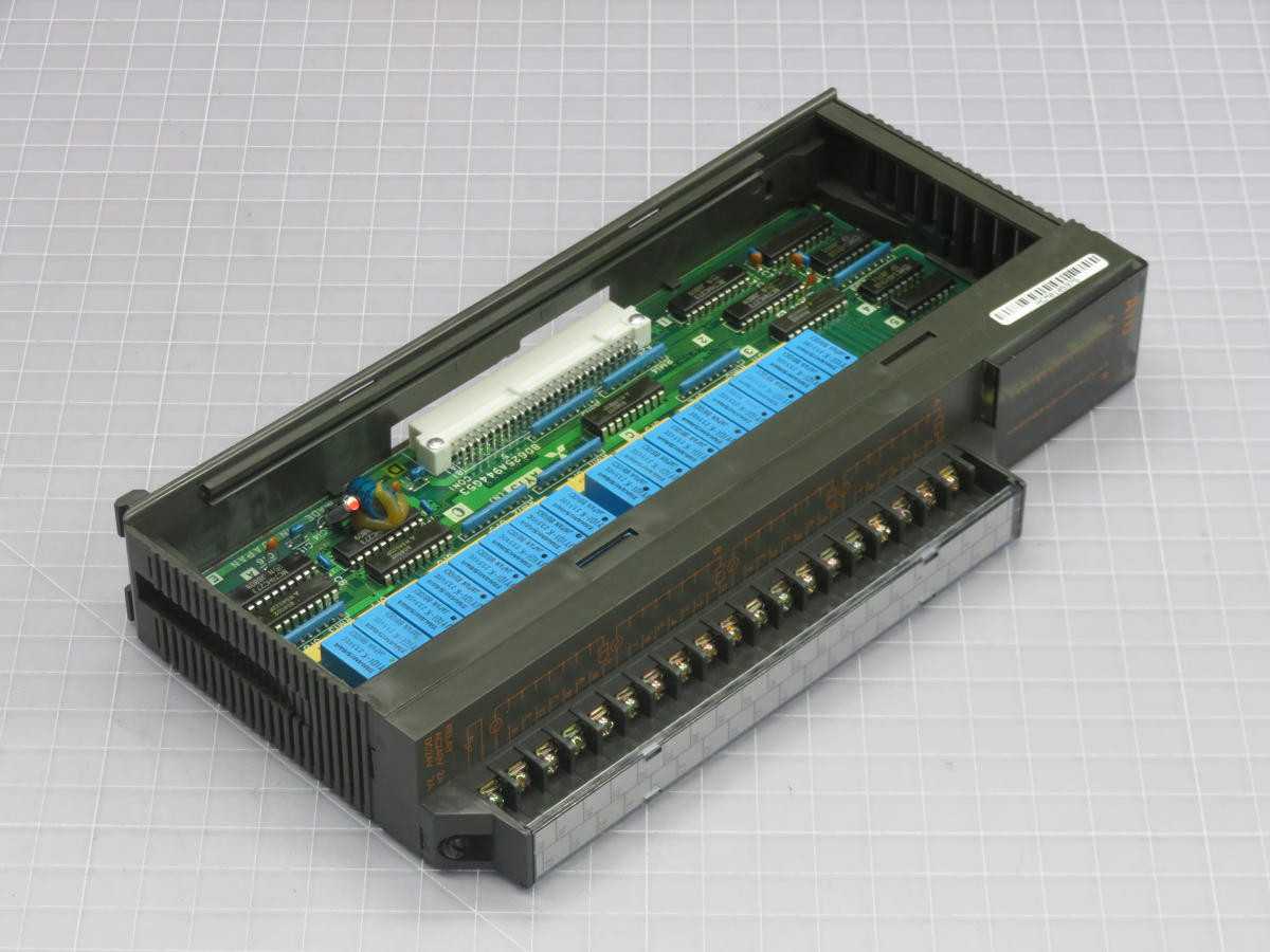 MITSUBISHI AY13 OUTPUT MODULE T229347 - PLC MODULES