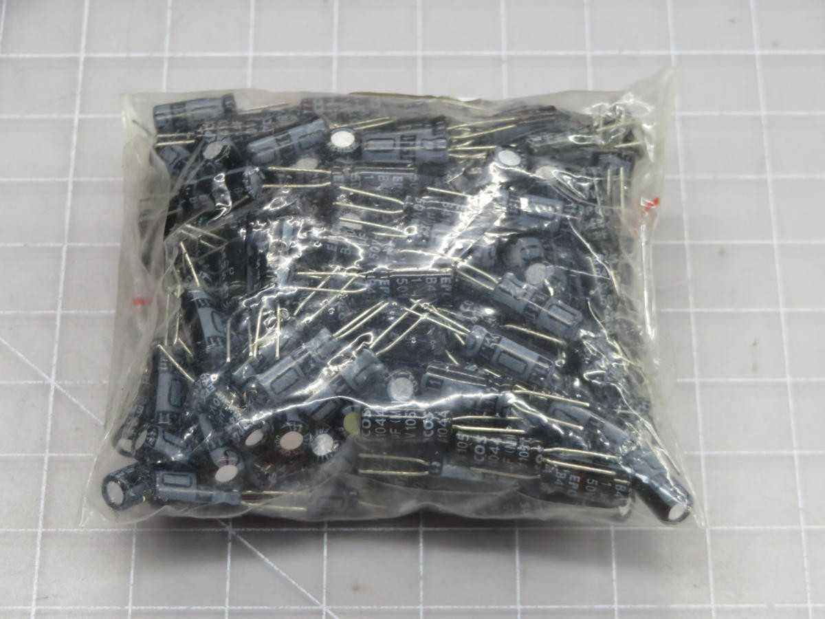 1746 Chemi-Con Aluminum Electrolytic Capacitors - Radial Leaded T205480 Lot - ELECTRICAL COMPONENTS
