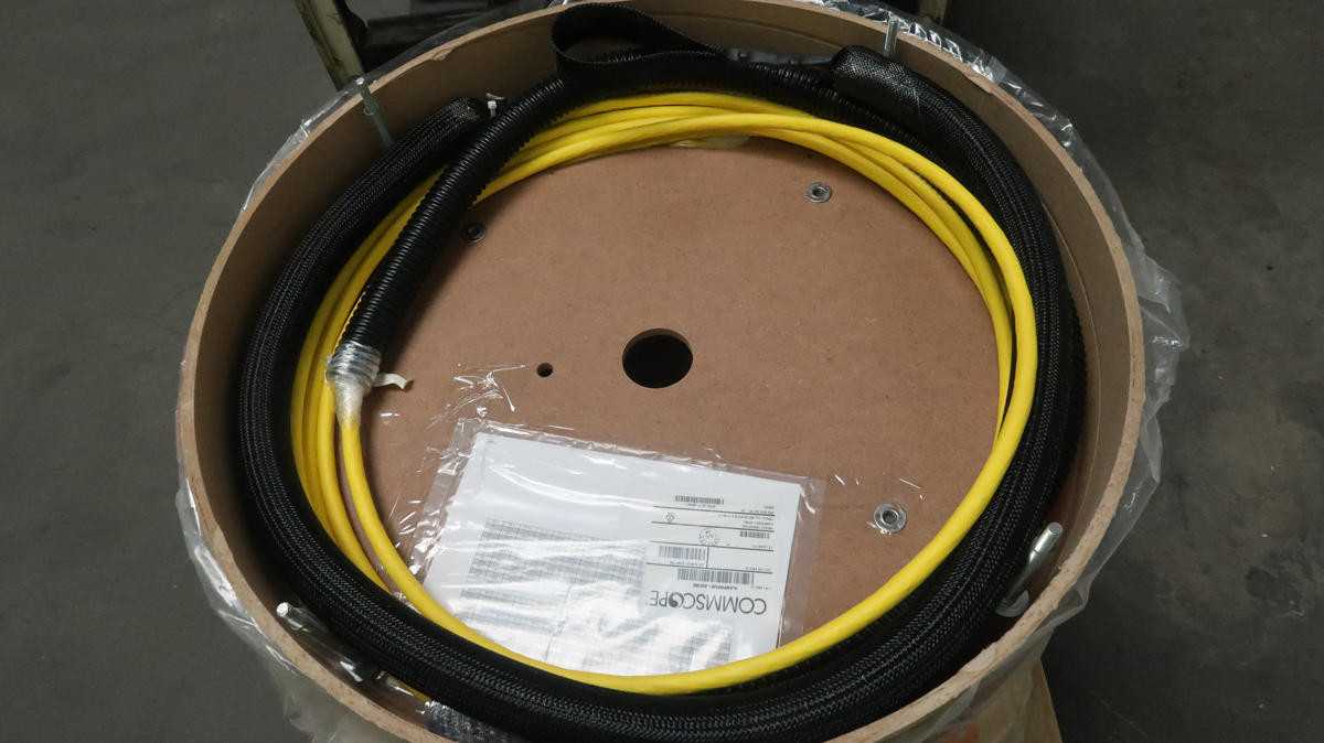 COMMSCOPE AJGMPMPAM-JWF260 TRNKA-ULLLSZHA2MPO12F-F 144-F 260 FT M2440 - FIBER OPTIC CABLE
