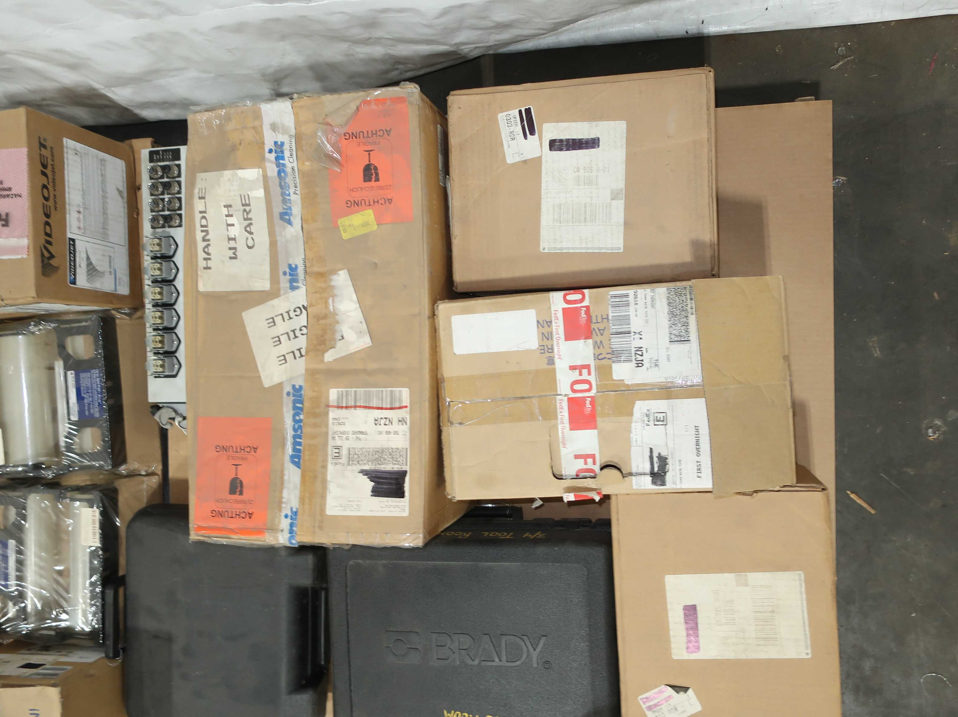 SKU 1777185 - 4 PALLETS OF ASSORTED PACKAGING AND LABELING - PACKAGING