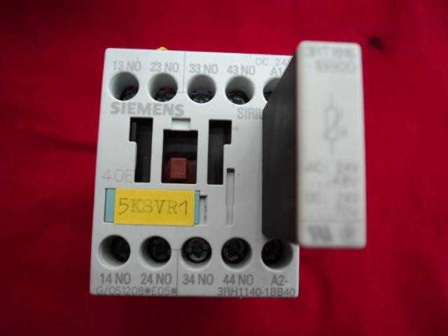 LOT OF 18 SIEMENS 3ZX1012-0RH11-1AA1 RELAYS 4POLE 120VAC 2NO/2NC T20773 - ELECTRICAL RELAYS
