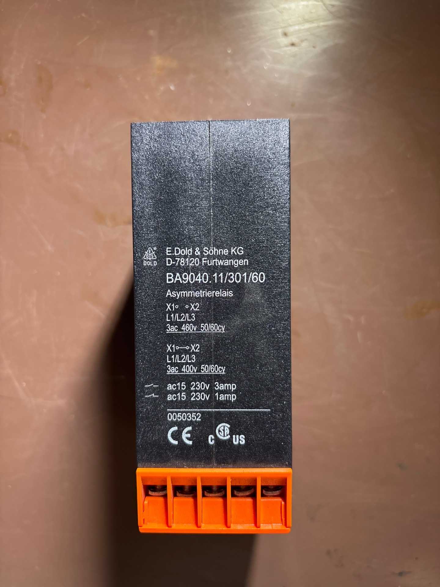 DOLD & SÖHNE BA9040.11/301/60 VARIMETER ASYMMETRY METER - PROTECTION RELAY