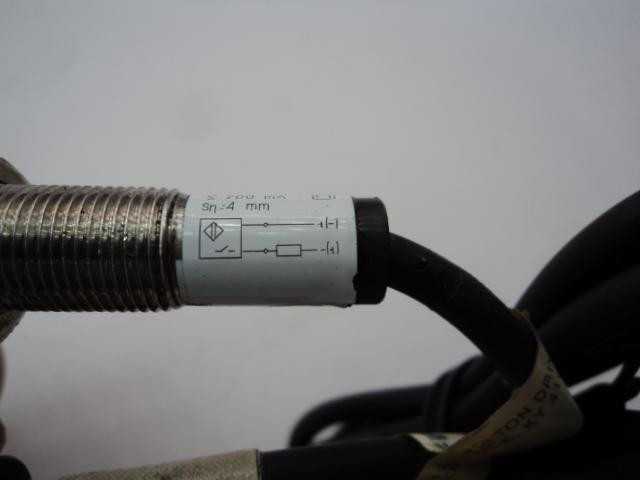 Lot Of 8 Balluff BES 516-544 BO-H-PU Proximity Switches T18915 - SWITCHES