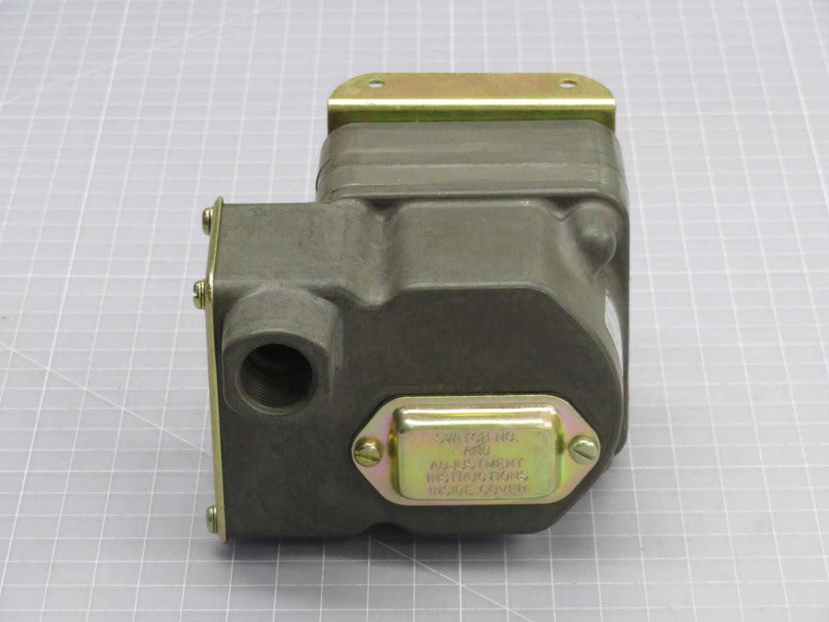 BARKSDALE DPD1T-A80 PRESSURE SWITCH T230035 - SWITCHES