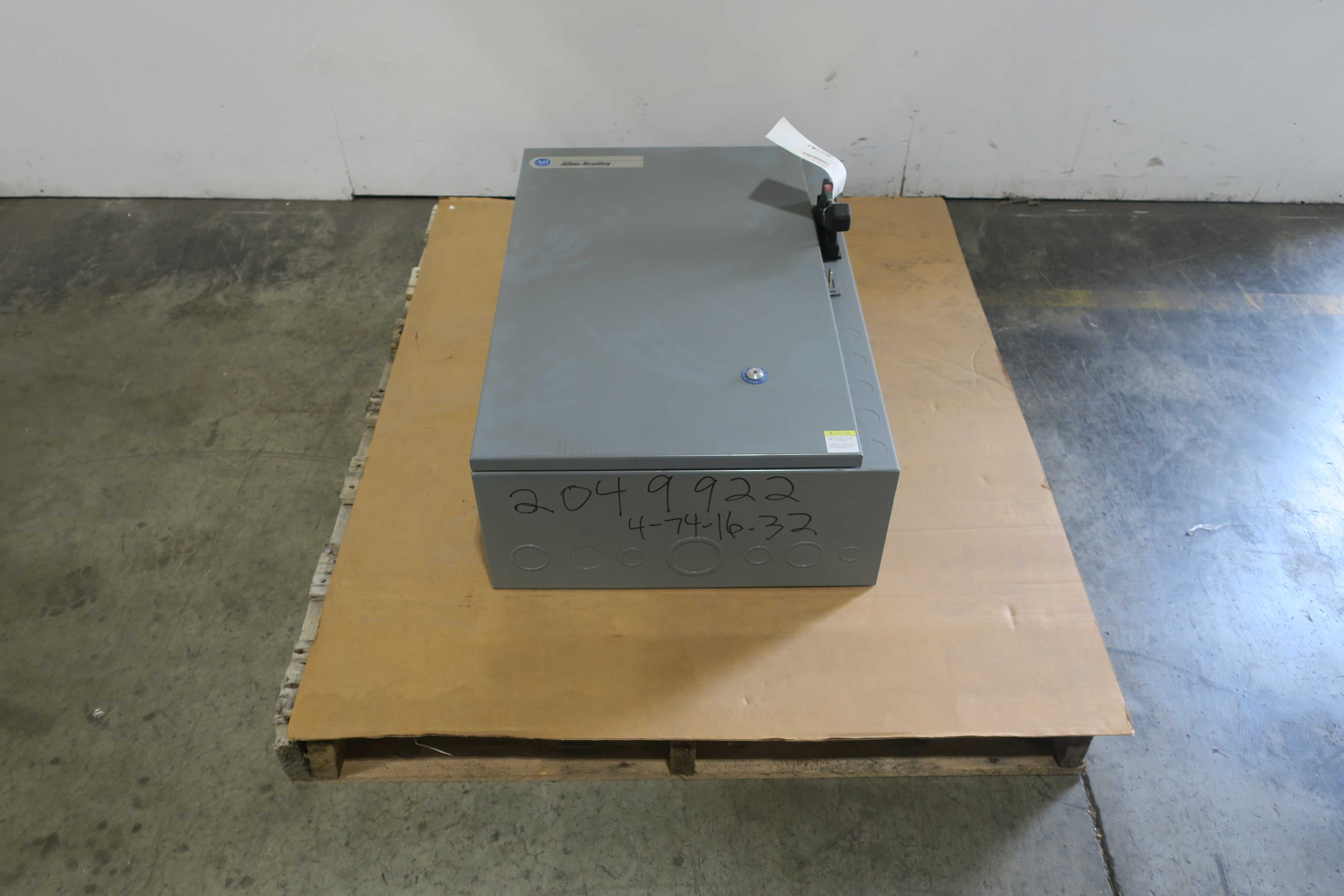 SKU 1785875 - LOT OF 1 ALLEN BRADLEY 512-CAB-26R 480V-AC 25HP SIZE 2 COMBINATION STARTER - AUTOMATION & CONTROLS