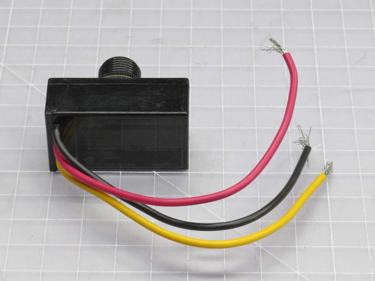 LOT OF 119 ALR AA-1068 PHOTOCONTROL SENSOR SWITCH T254921 - SENSORS