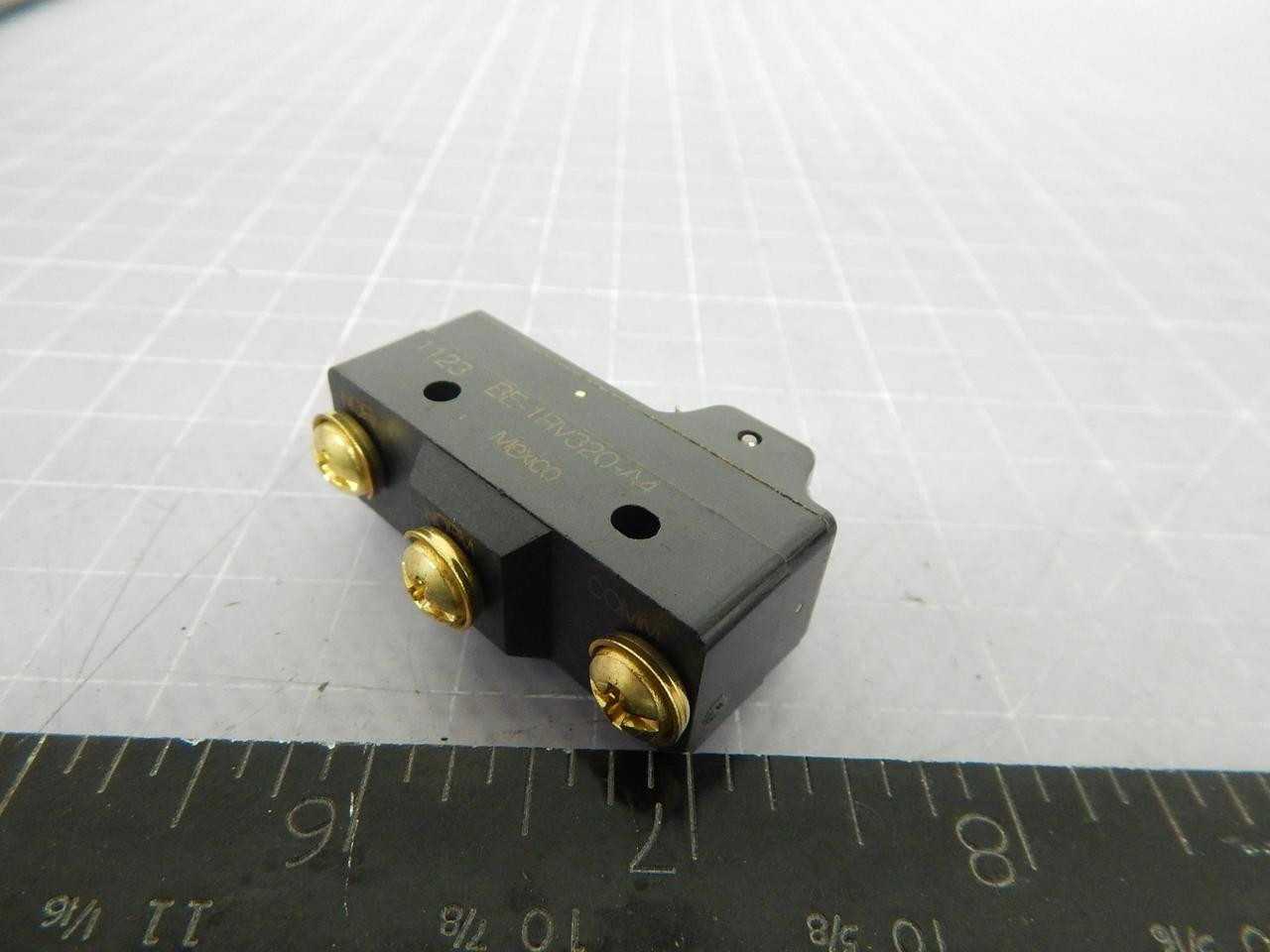 LOT OF 71 MICRO SWITCH BE-1RV320-A4 BASIC / SNAP ACTION SWITCHES BASIC SW SPDT 25 A 250 VAC STR LVR - SWITCHES