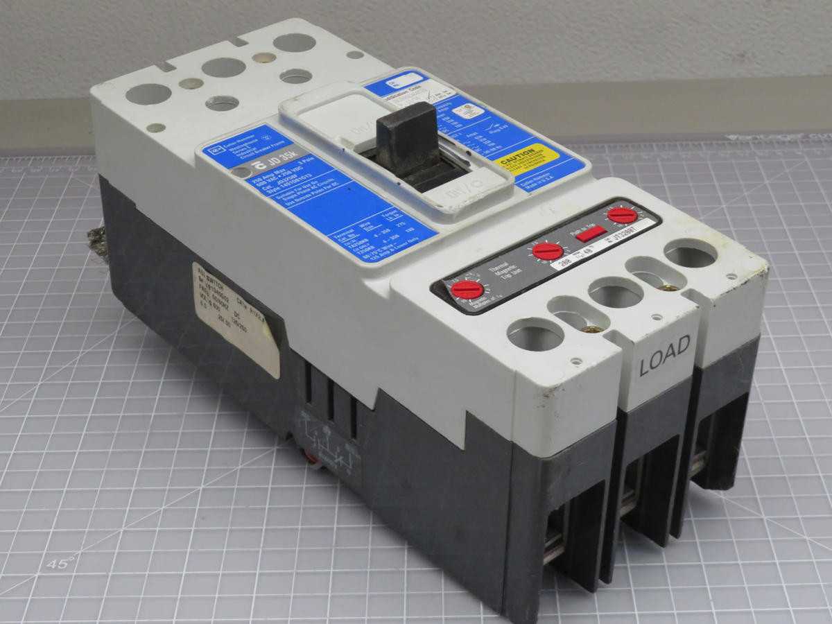 CUTLER HAMMER JD3250F SER C CIRCUIT BREAKER FRAME 250 AMP 600 VAC 250 VDC T195370 - CIRCUIT BREAKERS