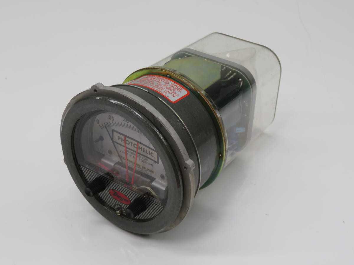 DWYER 3000 PRESSURE SWITCH GAGE - INSTRUMENTATION