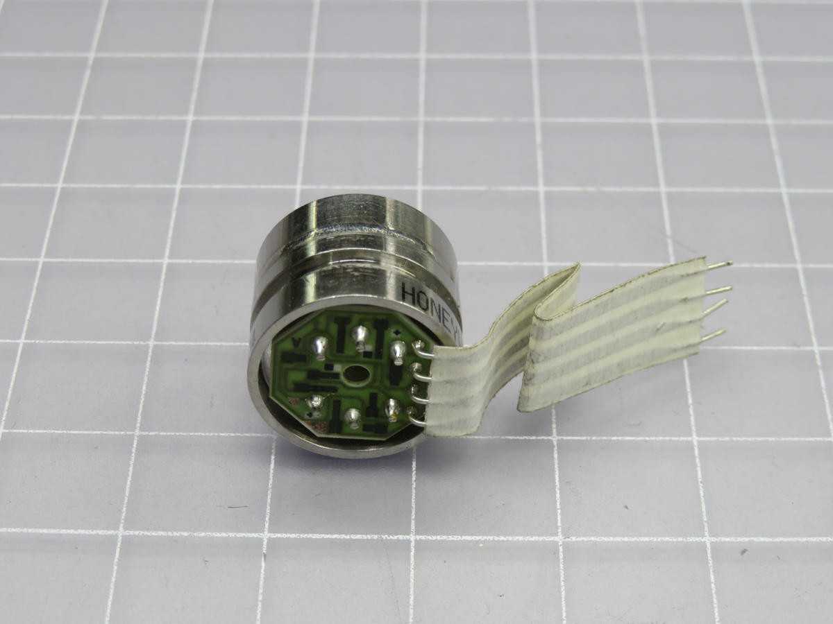LOT OF 4 HONEYWELL 19C050PG1L PRESSURE-STAINLESS T224339 - SENSORS