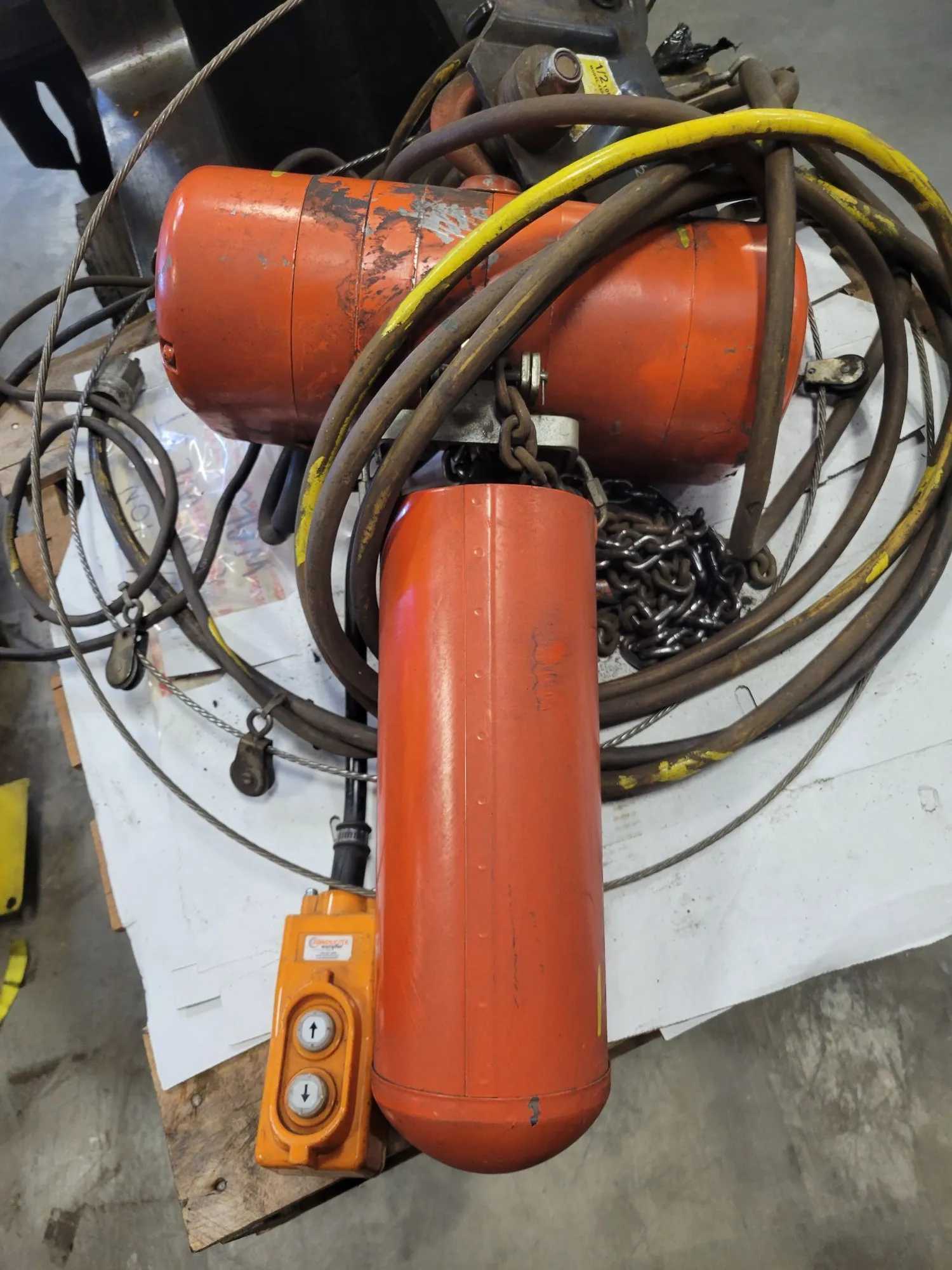 2000 Abell-Howe 1/2 Ton Jib Crane - Heavy-Duty Lifting Solution - JIB CRANE