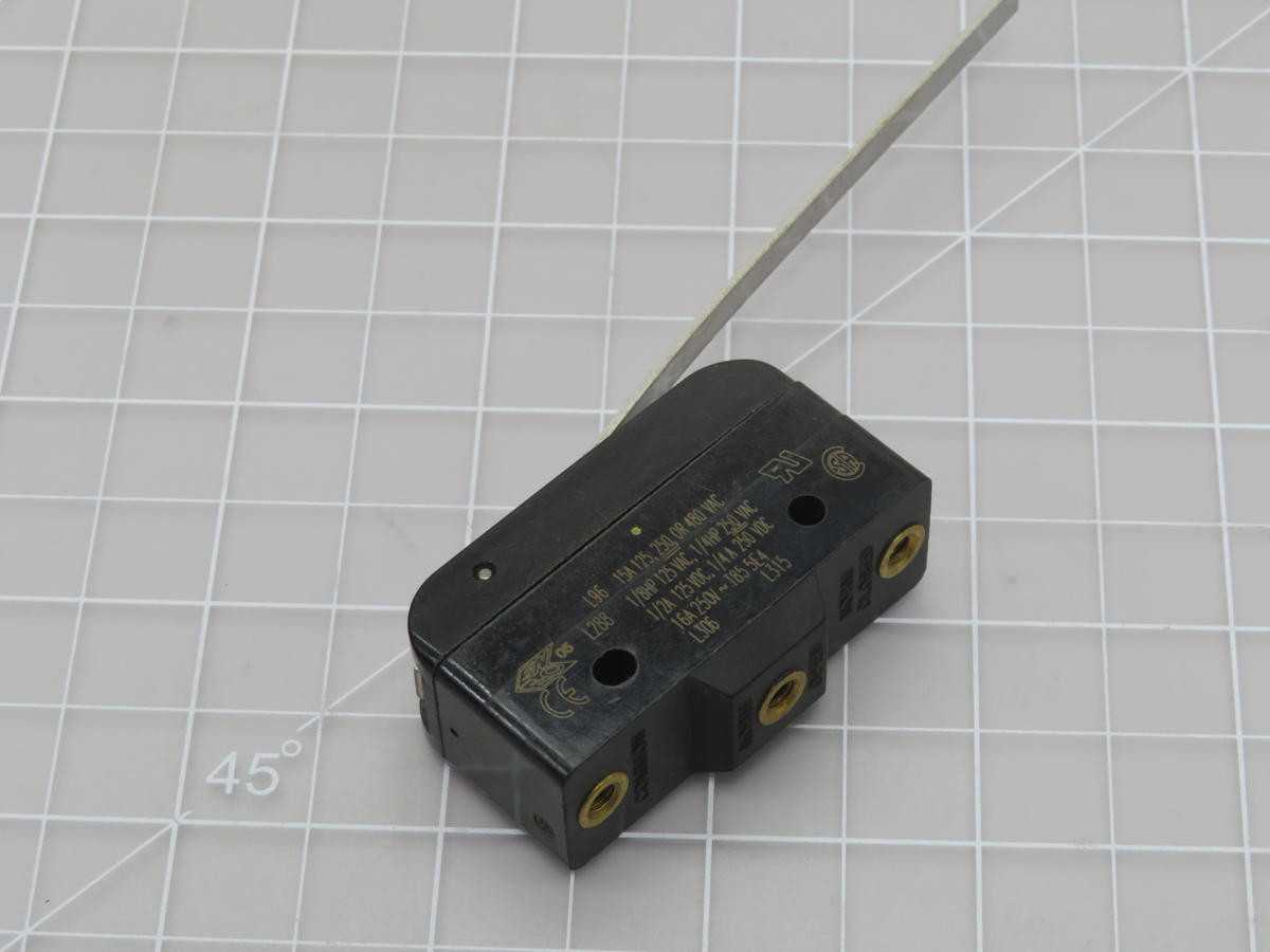 LOT OF 70 HONEYWELL BZ-2RW84467-A2 BASIC SNAP SWITCHES T206775 - SWITCHES
