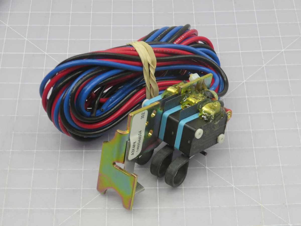 EATON A3X4PK AUXILIARY SWITCH T212713 - SWITCHES