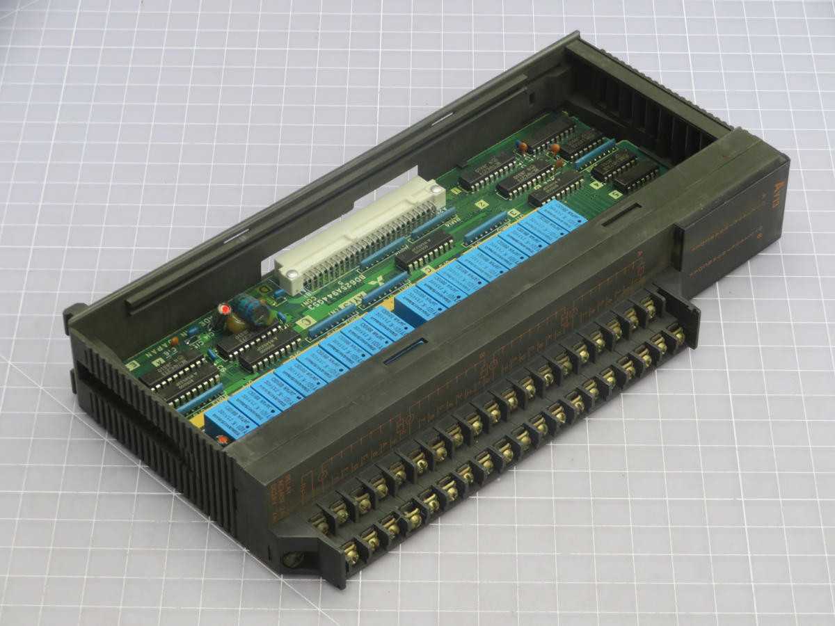 Mitsubishi AY-13 Output Module T241331 - Reliable Performance for Automation Systems - PLC MODULES