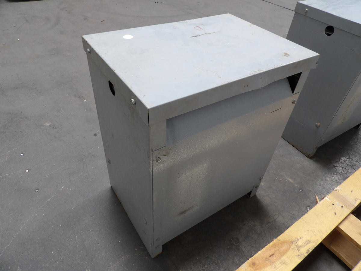 CHALLENGER 751-LQ3T-MOD.5, 7.5 KVA, PRI.460, SEC. 230Y/133 DRY TYPE DISTRIBUTION TRANSFORMER M4319 - DRY TRANSFORMERS