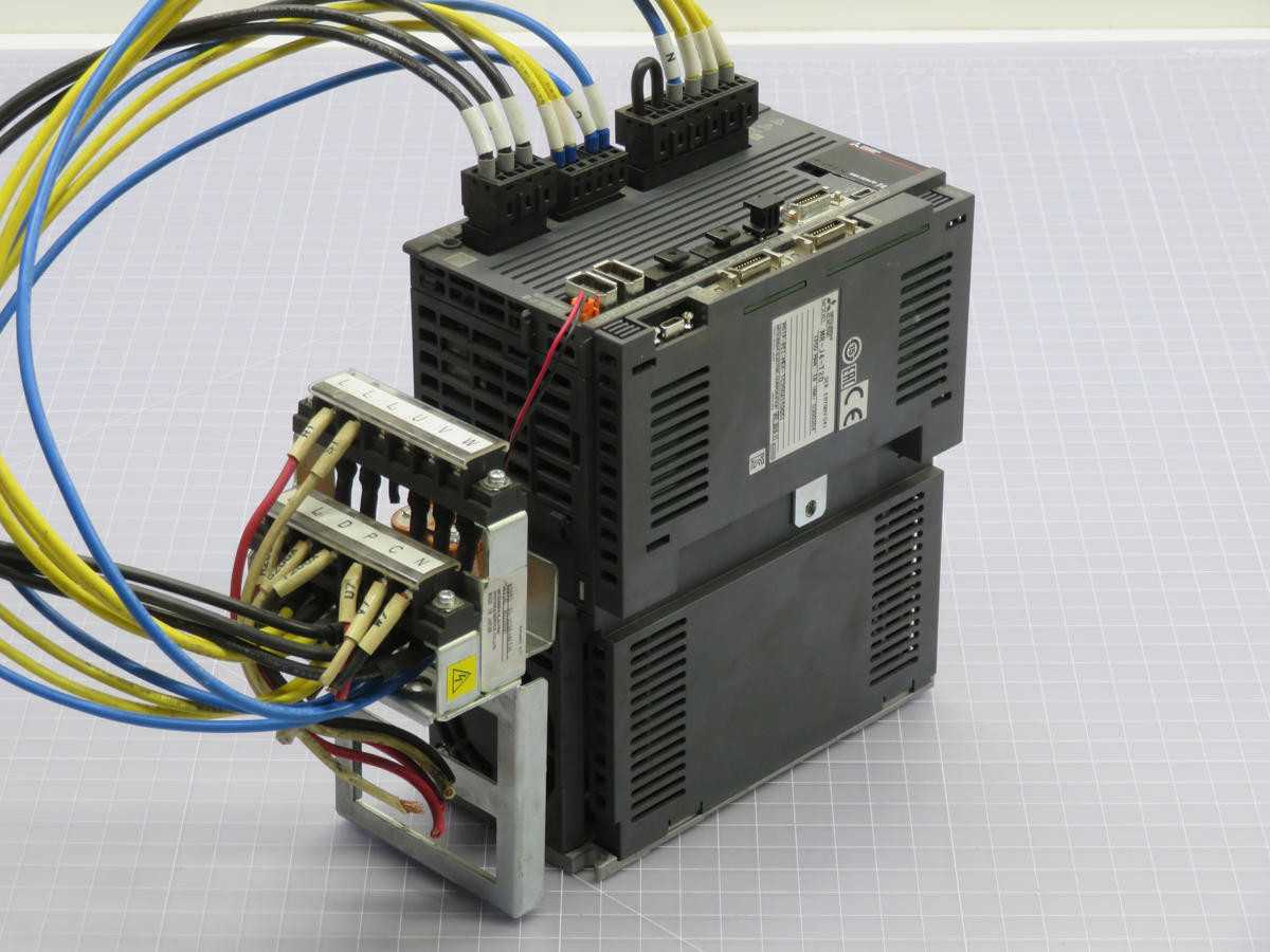 MITSUBISHI SC-J2SBJ4KT3K AC SERVO WITH CABLE ASSEMBLY T218087 - SERVO