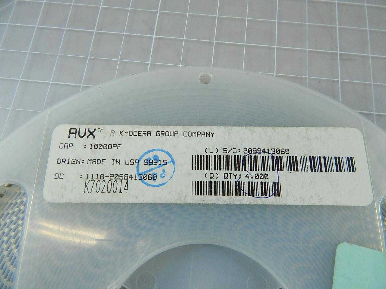 LOT OF 4000 AVX KYOCERA W2F15C1038AT1A 758933-001 1110-2098413060 FEED THROUGH CAPACITOR 50VOLTS 100 - ELECTRICAL COMPONENTS