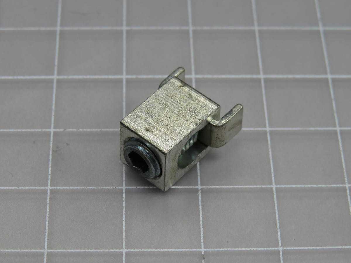 LOT OF 1000 HKB2APCBHEX CU7AL SINGLE WIRE TERMINAL T204943 - PLUGS & RECEPTACLES