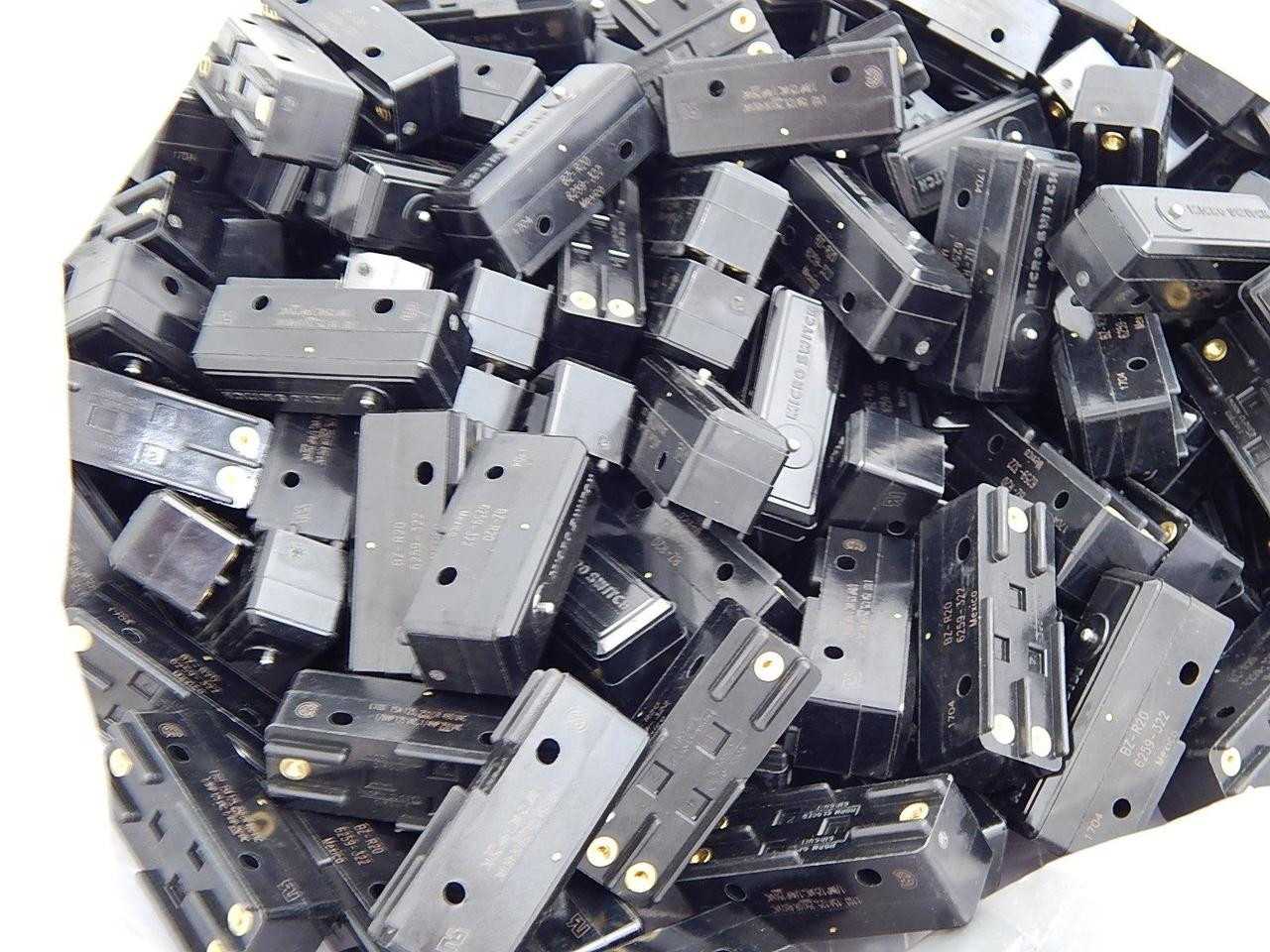 LOT OF 150 MICRO SWITCH BZ-R20 BASIC / SNAP ACTION SWITCHES BASIC SW SPDT 15 A 250 VAC PIN PLGR ACTR - SWITCHES