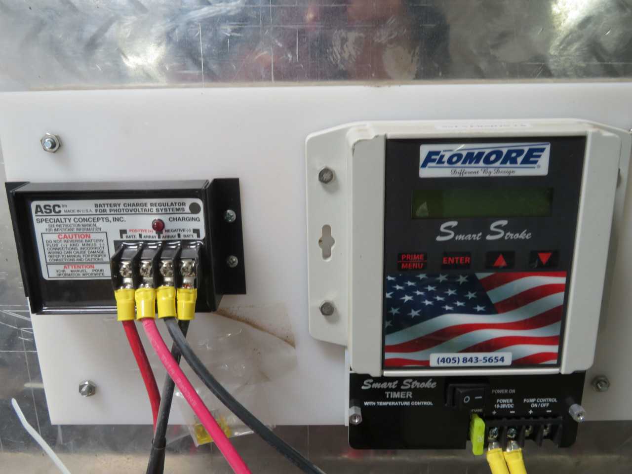 Flomore 2000 Series Solar Power Injector T173358 - POWER INVERTERS