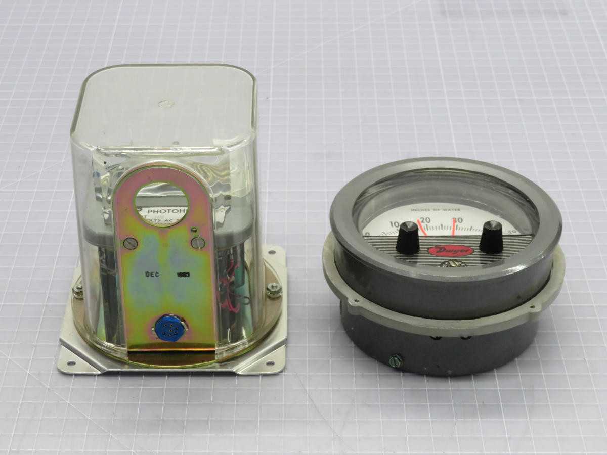 DWYER 3050C 0-50" PRESSURE SWITCH/GAGE T214219 - PRESSURE MEASUREMENT