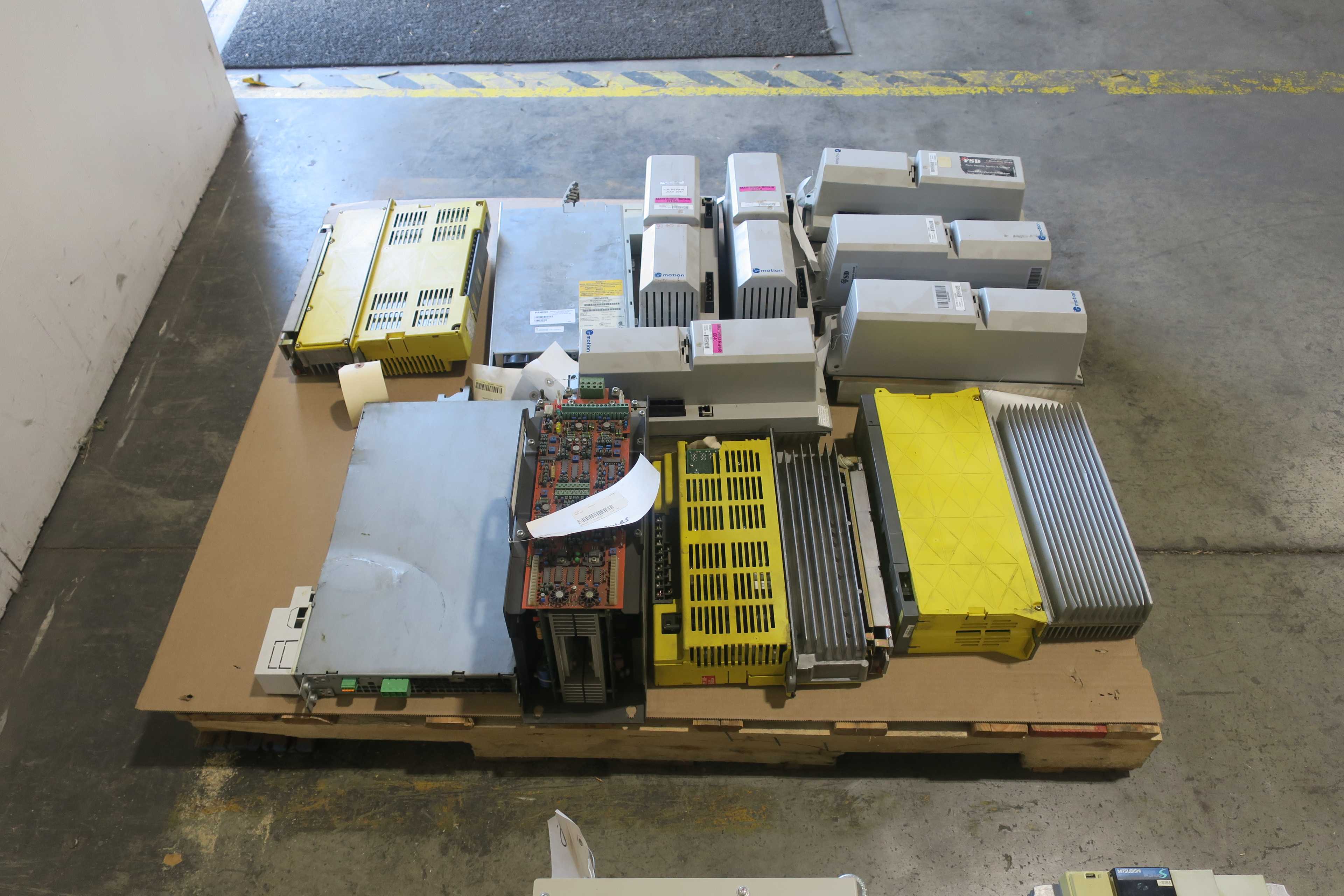 SKU 1785925 - 2 PALLETS OF ASSORTED SERVO DRIVES - SERVO DRIVES