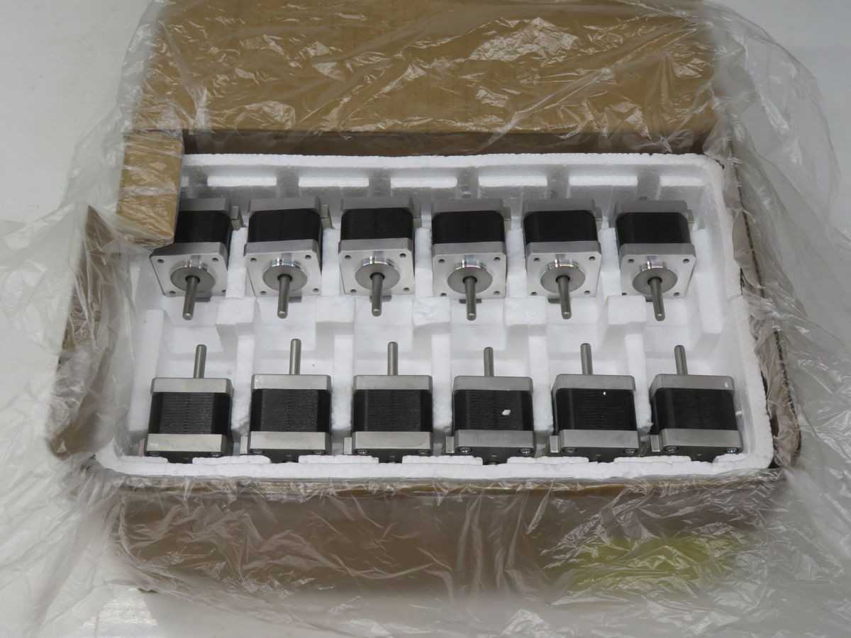 LOT OF 24 MOONS MS14HS3P4150-M STEPPING MOTOR T256937 - ELECTRIC MOTORS