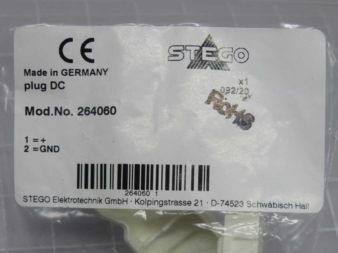 LOT OF 45 STEGO 264060 OUTPUT POWER CONNECTORS T269704 - POWER SUPPLIES