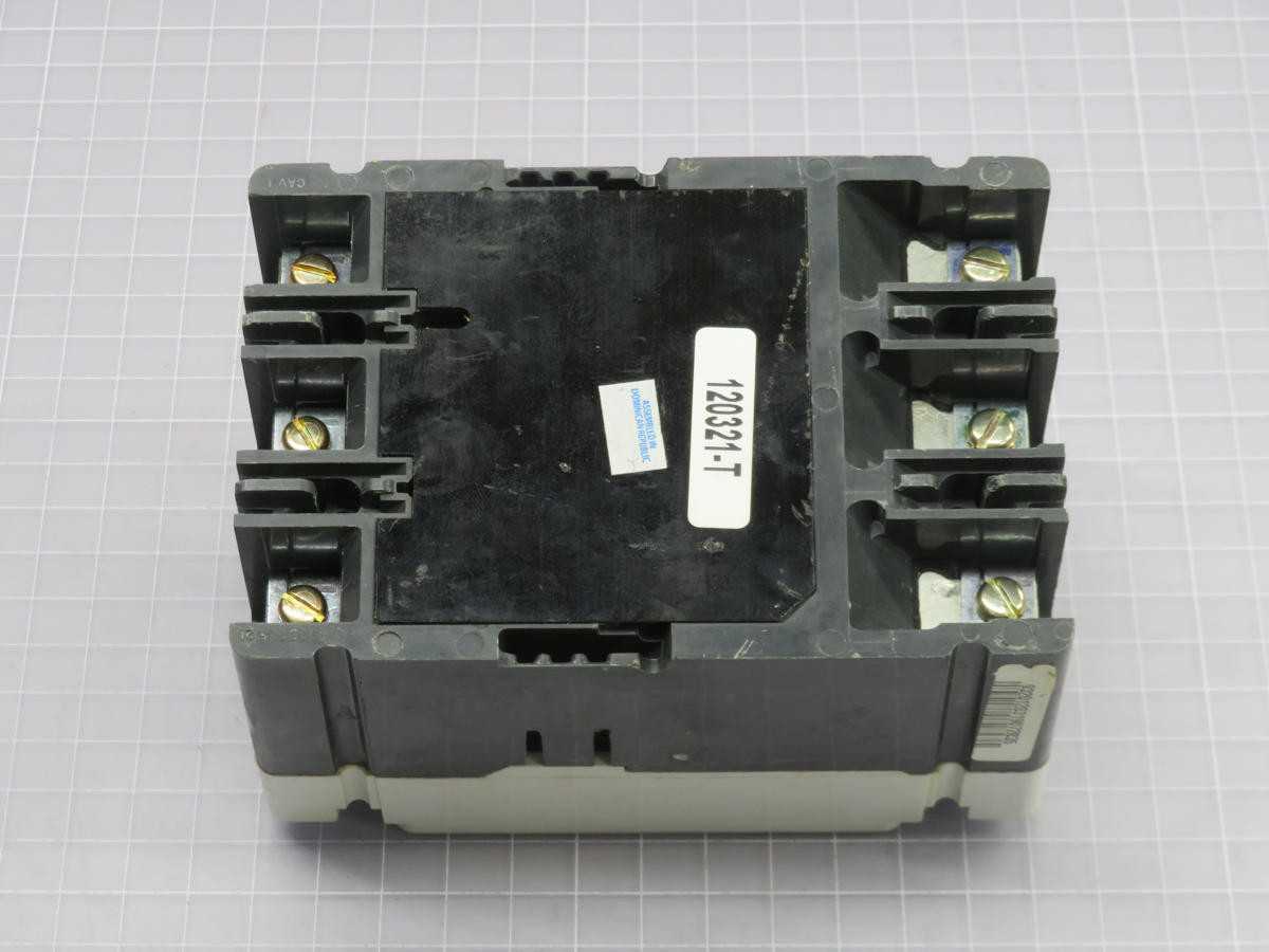 CUTLER HAMMER FDB3030L MOLDED CASE CIRCUIT BREAKER T225818 - CIRCUIT BREAKERS