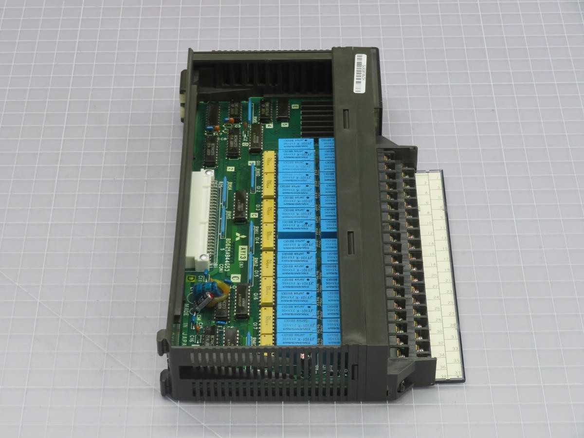MITSUBISHI AY13 OUTPUT MODULE T229347 - PLC MODULES
