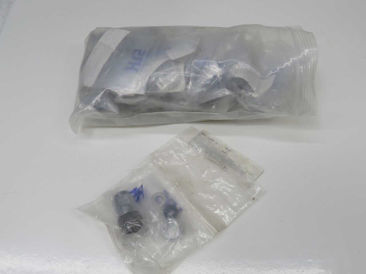 LOT OF 14 FANUC A05B-1137-J057 EE CONNECTOR T271141 - PLUGS & RECEPTACLES