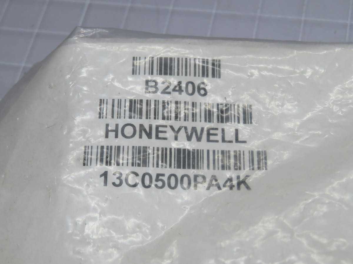 LOT OF 7 HONEYWELL 13C0500PA4K SENSOR 500PSIA 1/8"NPT .102V T223552 - SENSORS