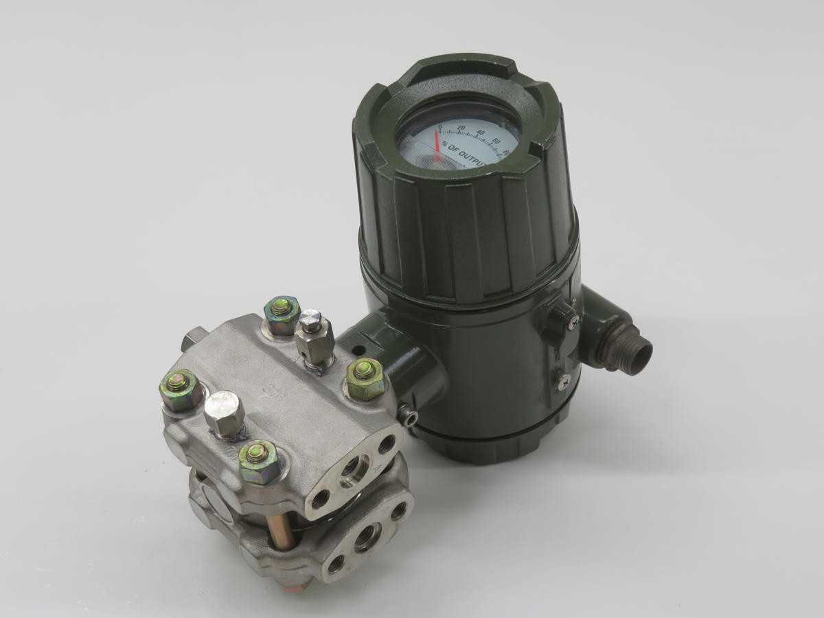 YOKOGAWA YA12F-SET4 DIFFERENTIAL PRESSURE TRANSMITTER T235410 - FLOW TRANSMITTER