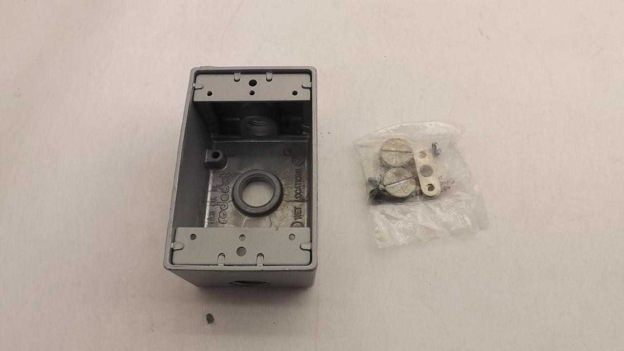 LOT OF (60) RED DOT IH3-1-LM 1/2'' THREE HOLE OUTLET BOXES T22300 - CONDUIT OUTLET BODIES & BOXES