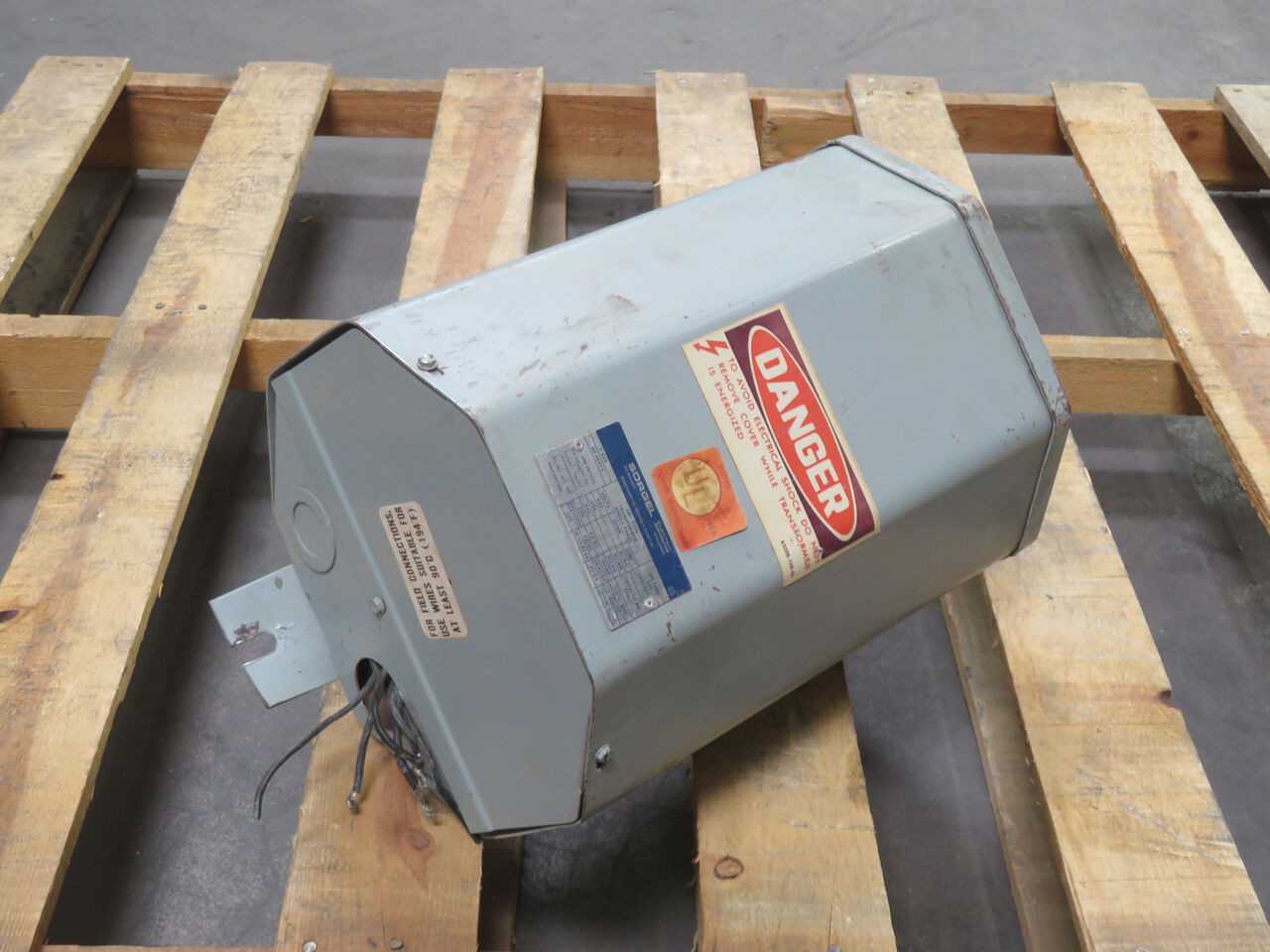 SQUARE D 5S40F GENERAL PURPOSE TRANSFORMER T243682 - DRY TRANSFORMERS