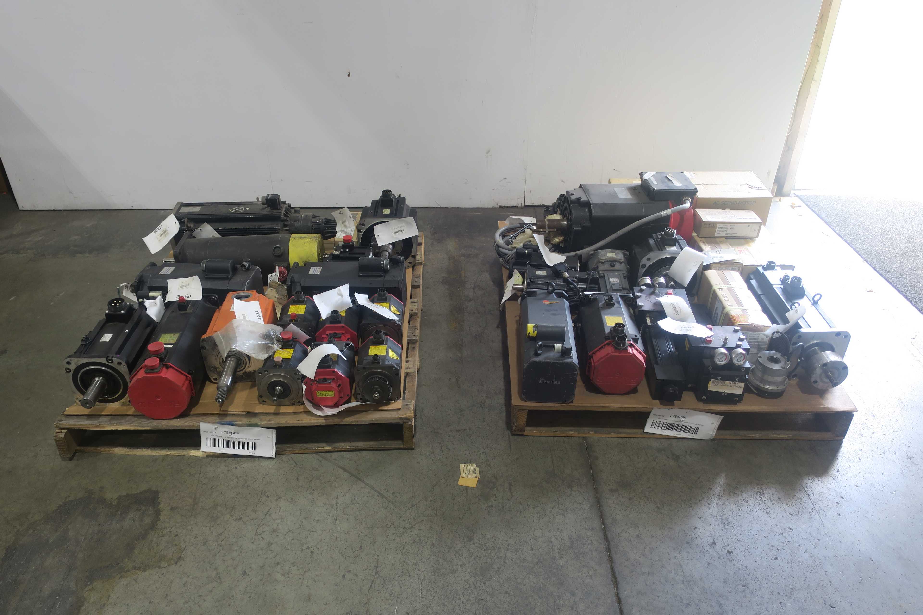 SKU 1785004 - 2 PALLETS OF ASSORTED SERVO MOTORS - SERVO MOTORS