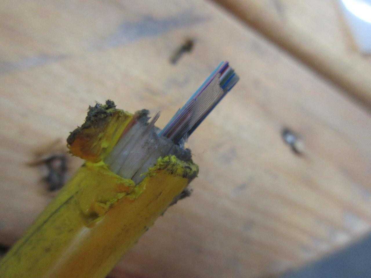 ADC OFS G.657.A2 C-8FLX-72A-WRY 08-12 TYPE OFNR CSA OFN FT4 297 FT FIBER OPTIC CABLE 72 FIBER T10127 - FIBER OPTIC CABLE
