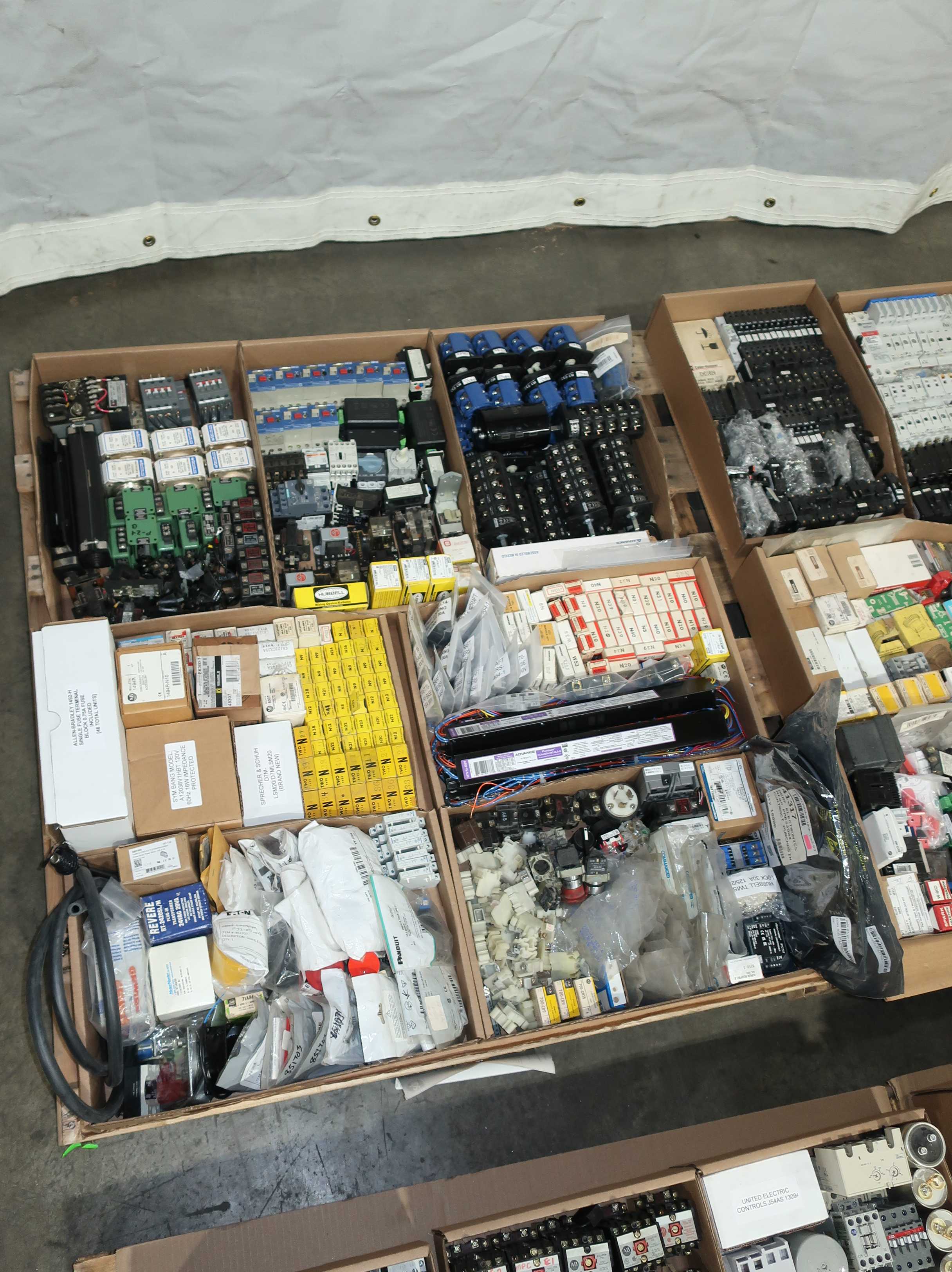 SKU 1780078 - 4 PALLETS OF ASSORTED ELECTRICAL AND COMPONENTS - ELECTRICAL COMPONENTS
