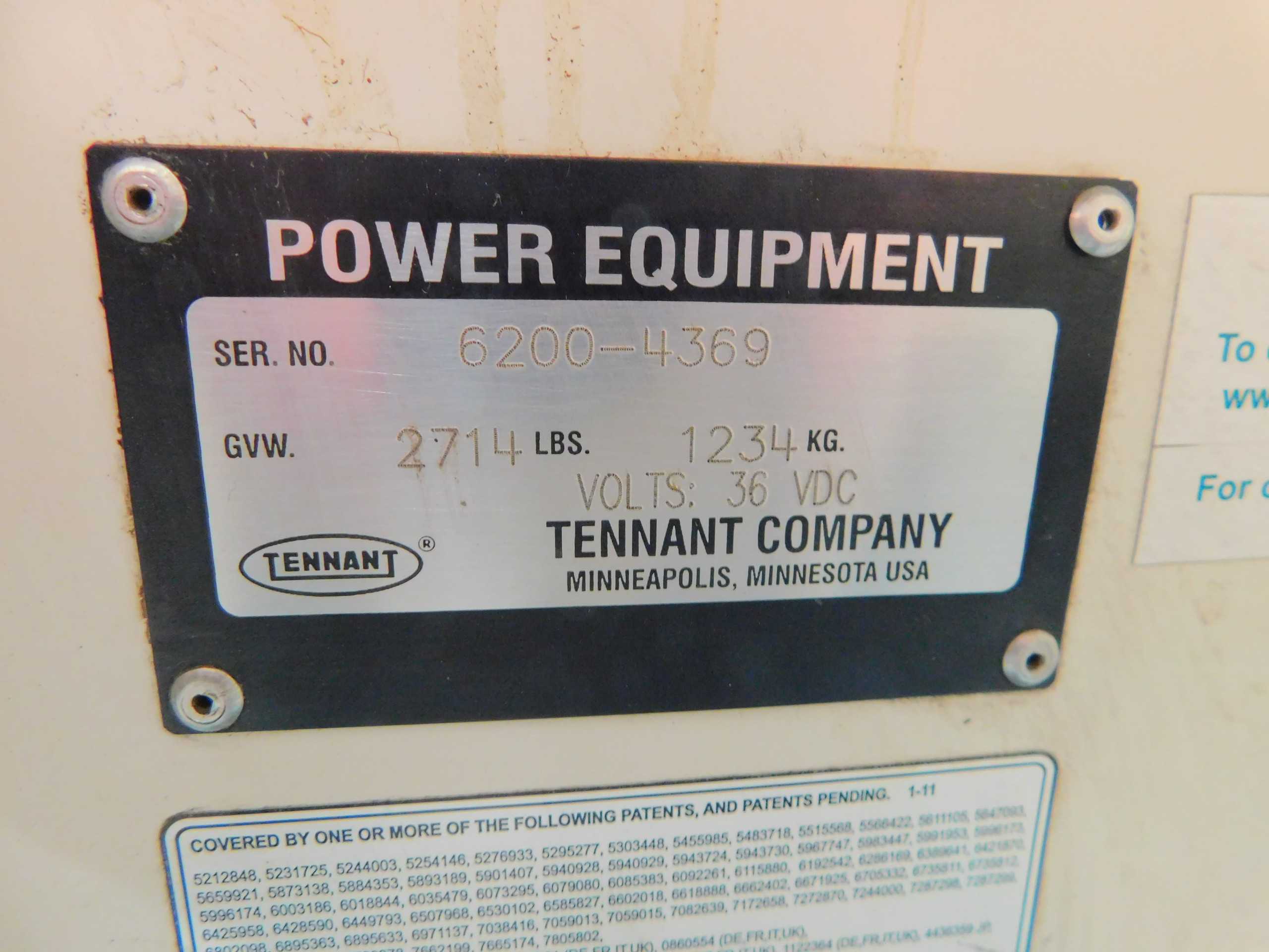 Tennant 6200 Ride-On Power Sweeper For Efficient Cleaning - SWEEPERS