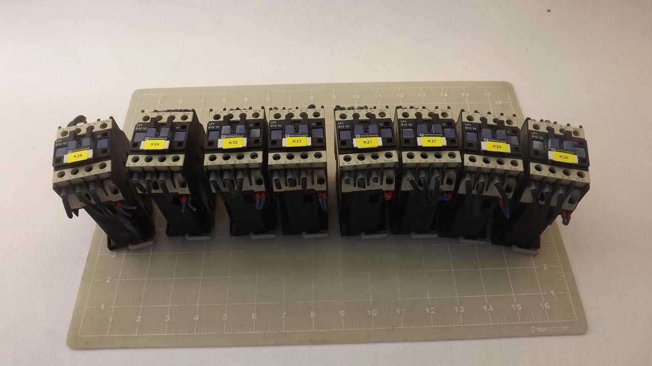 Lot Of 8 Telemecanique LP1-D12-10 With LA4-DC-1U T27977 - CONTACTORS