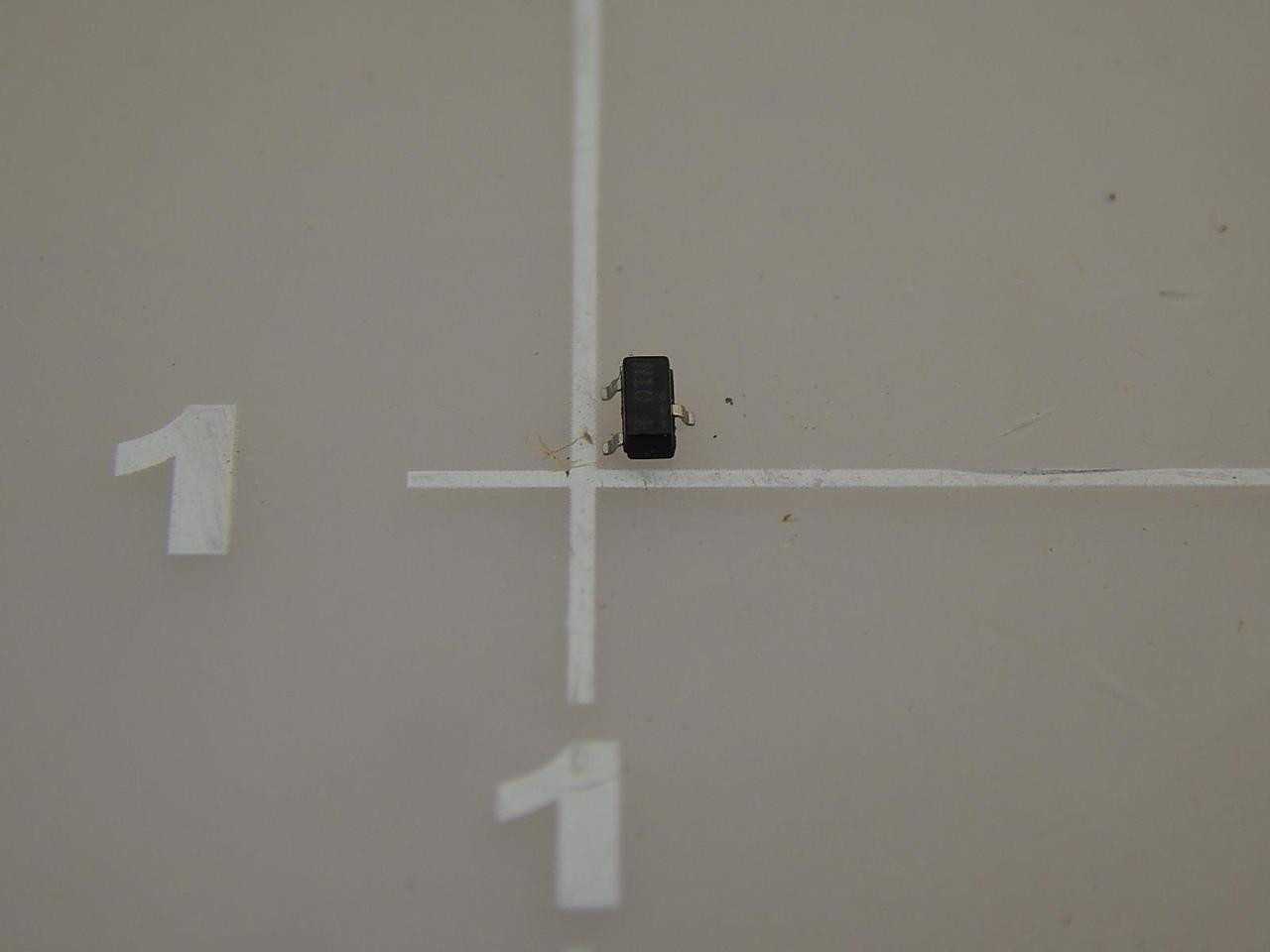 LOT OF 3800 FAIRCHILD SEMICONDUCTOR 1049 B10086A 22078287 1010414279+001+001 TRANSISTOR NPN PN101 SM - ELECTRONIC COMPONENTS