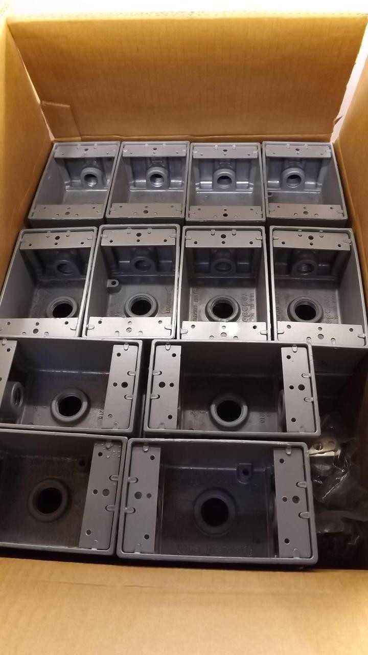 LOT OF (60) RED DOT IH3-1-LM 1/2'' THREE HOLE OUTLET BOXES T22300 - CONDUIT OUTLET BODIES & BOXES