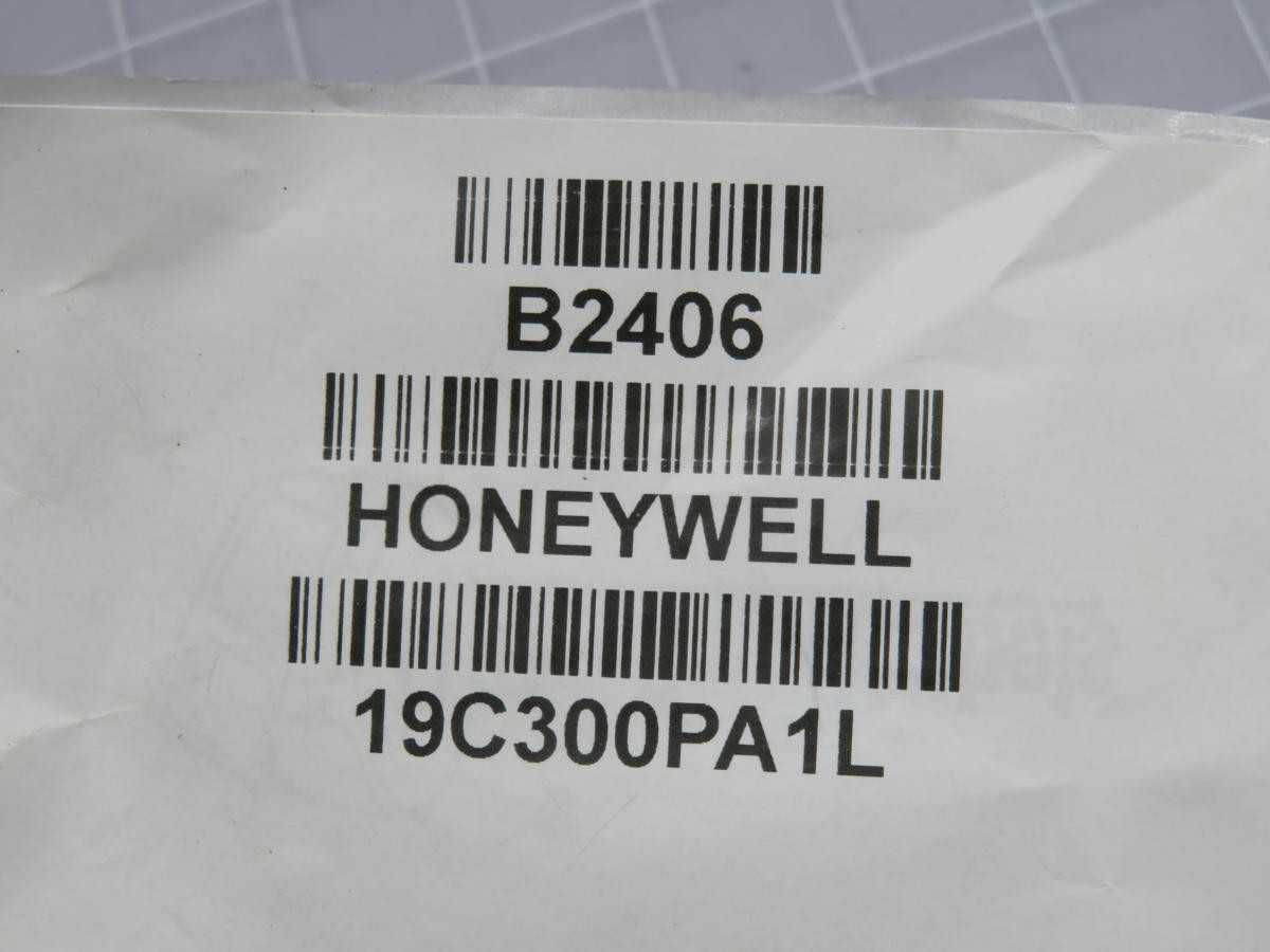 LOT OF 2 HONEYWELL 19C300PA1L PRESSURE-STAINLESS T224331 - SENSORS