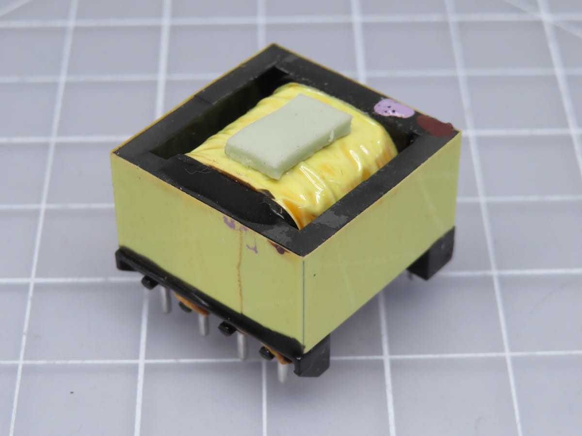 LOT OF 120 DATATRONIC PT81318 SMALL INSTRUMENT TRANSFORMER T196604 - POWER TRANSFORMERS