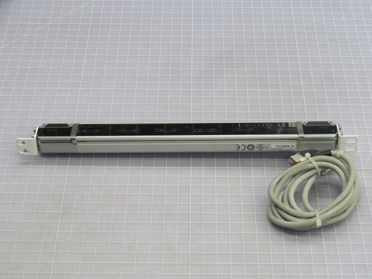 KEYENCE CORP SLC16HT LIGHT CURTAIN TRANSMITTER T245353 - SENSORS
