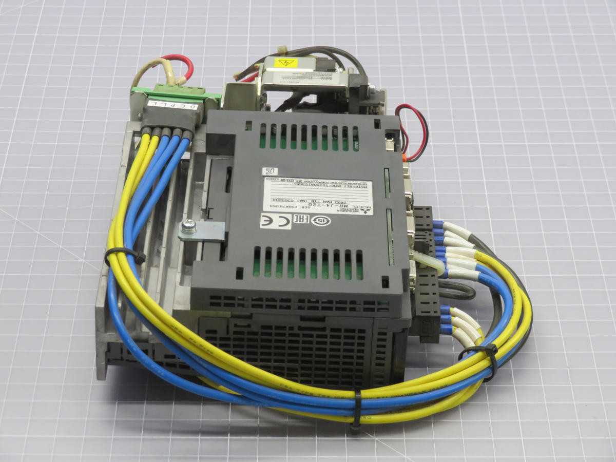 Mitsubishi SC-J2SJ4KT02K AC Servo With Cable Assembly T218086 - SERVO