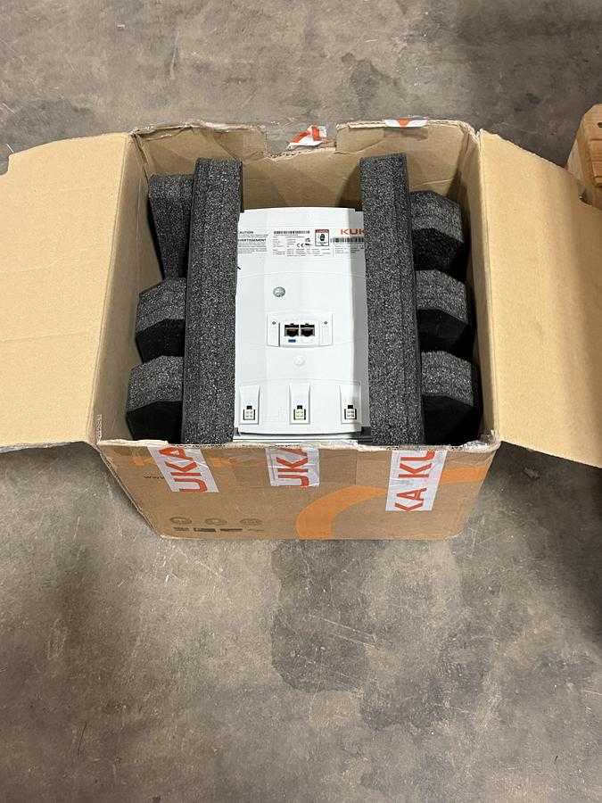 KUKA Servo Drive Art No. 00198263 KPP 600-20-2X40 Type: EMCBP2D3444BE531 - SERVO DRIVES
