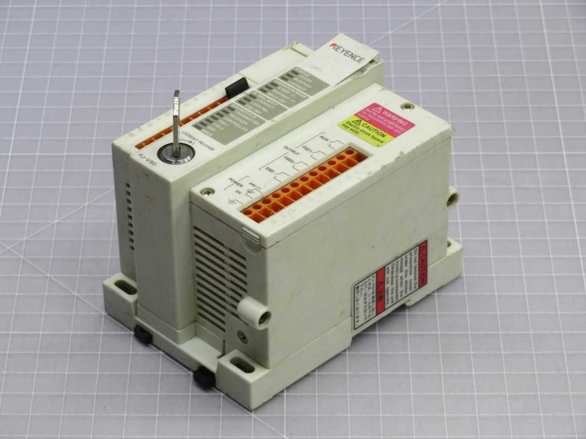 KEYENCE PJ-V90 PHOTOELECTRIC SENSOR BASE CONTROLLER
 T231325 - SENSORS